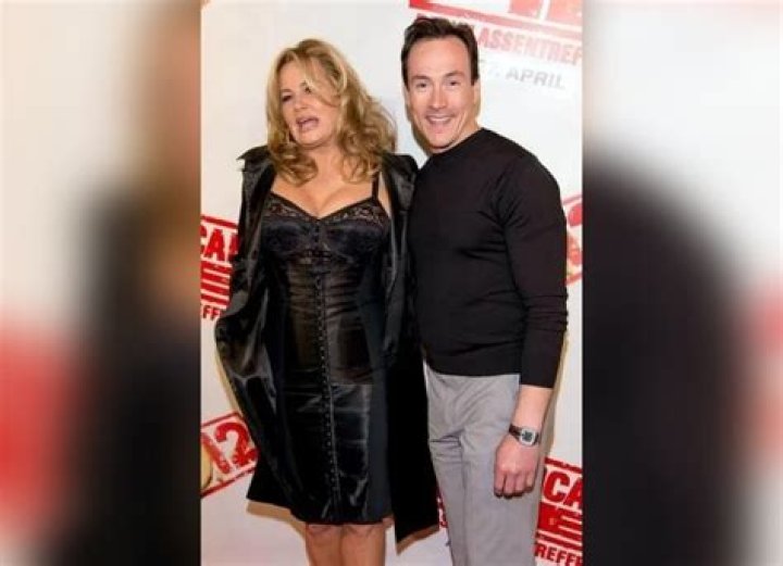 Jennifer Coolidge Husband/Boyfriend – Has She Ever Been In A Relationship?